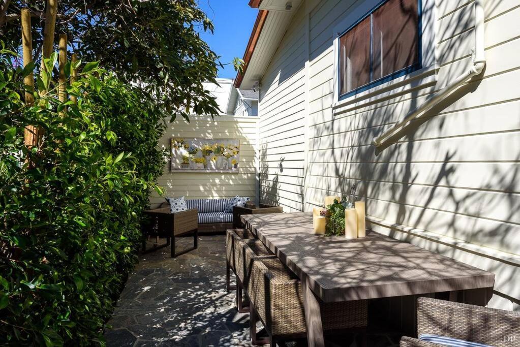 Upscale Downtown Home Walk To Beach Shops Bars 2 Санта-Барбара Экстерьер фото